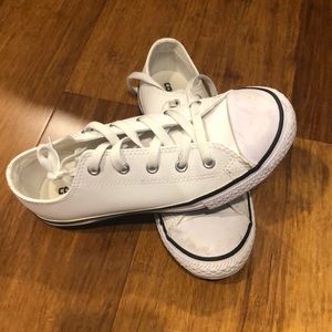 🏷Girls converse. White